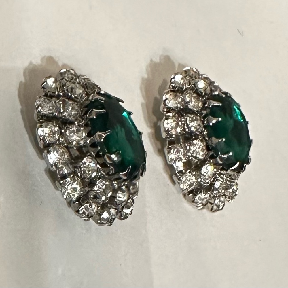 Vintage clip on rhinestone earrings
